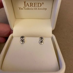 ⛔️SOLD⛔️Pandora Stud Infinity Earrings